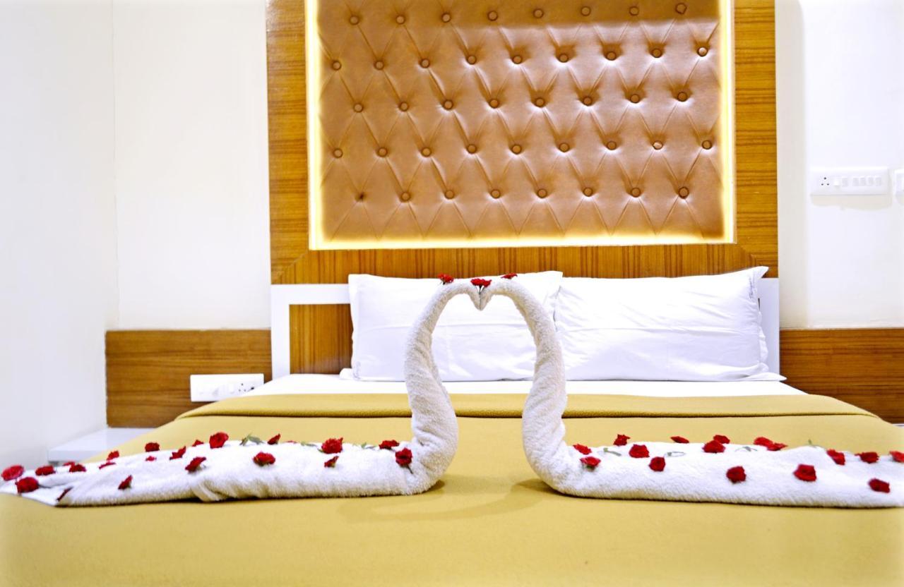 Tr Residency Hotel Pondicherry Bagian luar foto